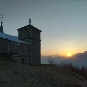 La chapelle au levé - JPEG - 32.6 ko - 450×338 px